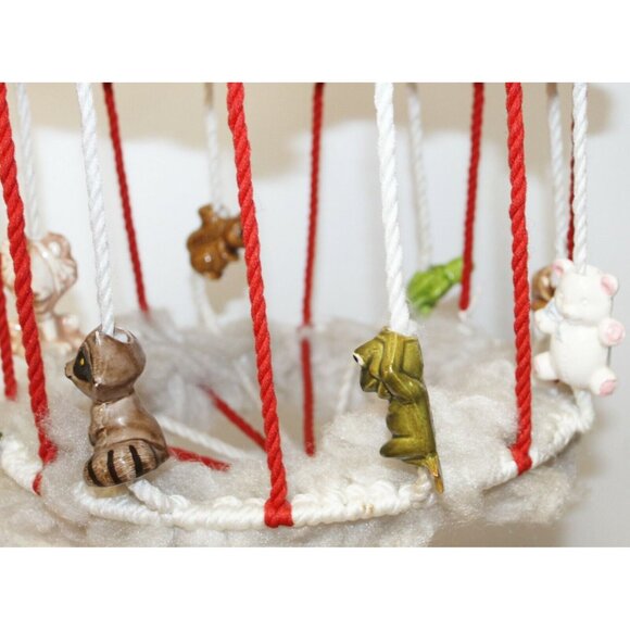 Vtg 60 Macrame Plant Holder Red/white Circus Ceramic Animal Beads Merry Go Round - Picture 8 of 8